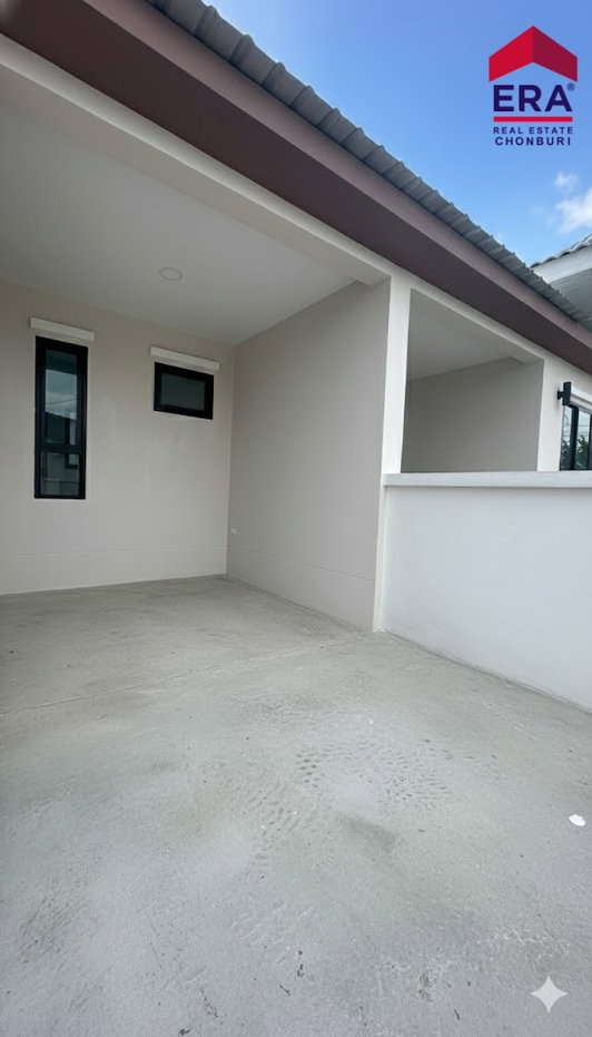 รูป ขายบ้านใหม่ บ้านมีสุข 8 พนัสนิคม เลือกรับคูปอง 200,000 บาททันที - รูปที่ 5/14