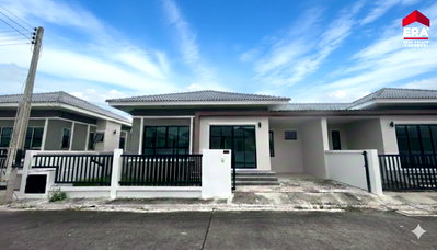 Twin houses for sale Chonburi :  Baan Meesuk 8, Phanat Nikhom Year-End Mega Deal! Get a 200,000 THB Coupon
