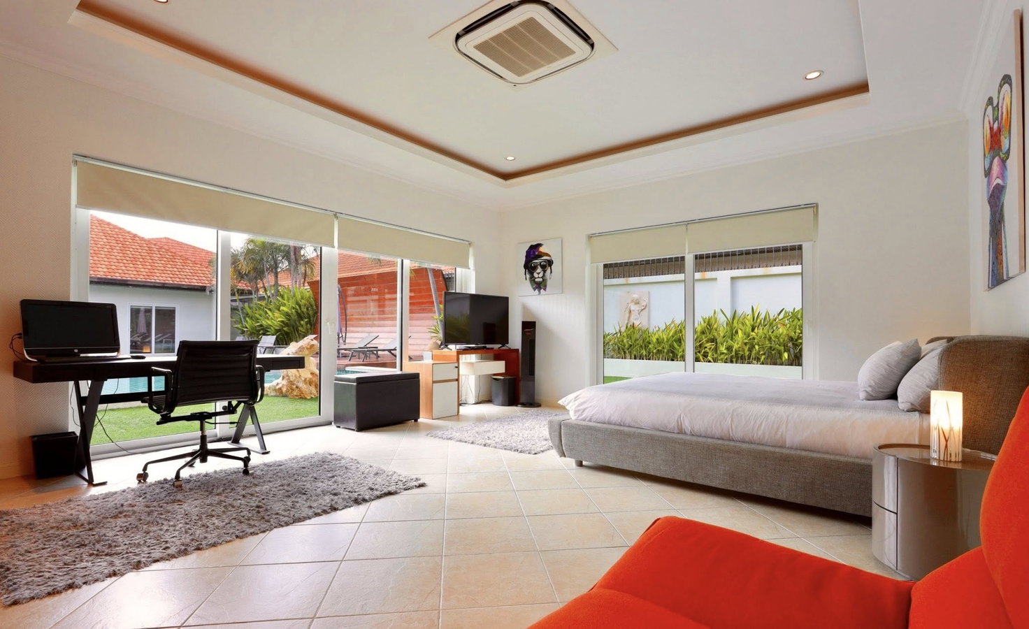 รูป Spacious 6-Bed Luxury Pool Villa for Rent – Prime Jomtien Beach - รูปที่ 8/21