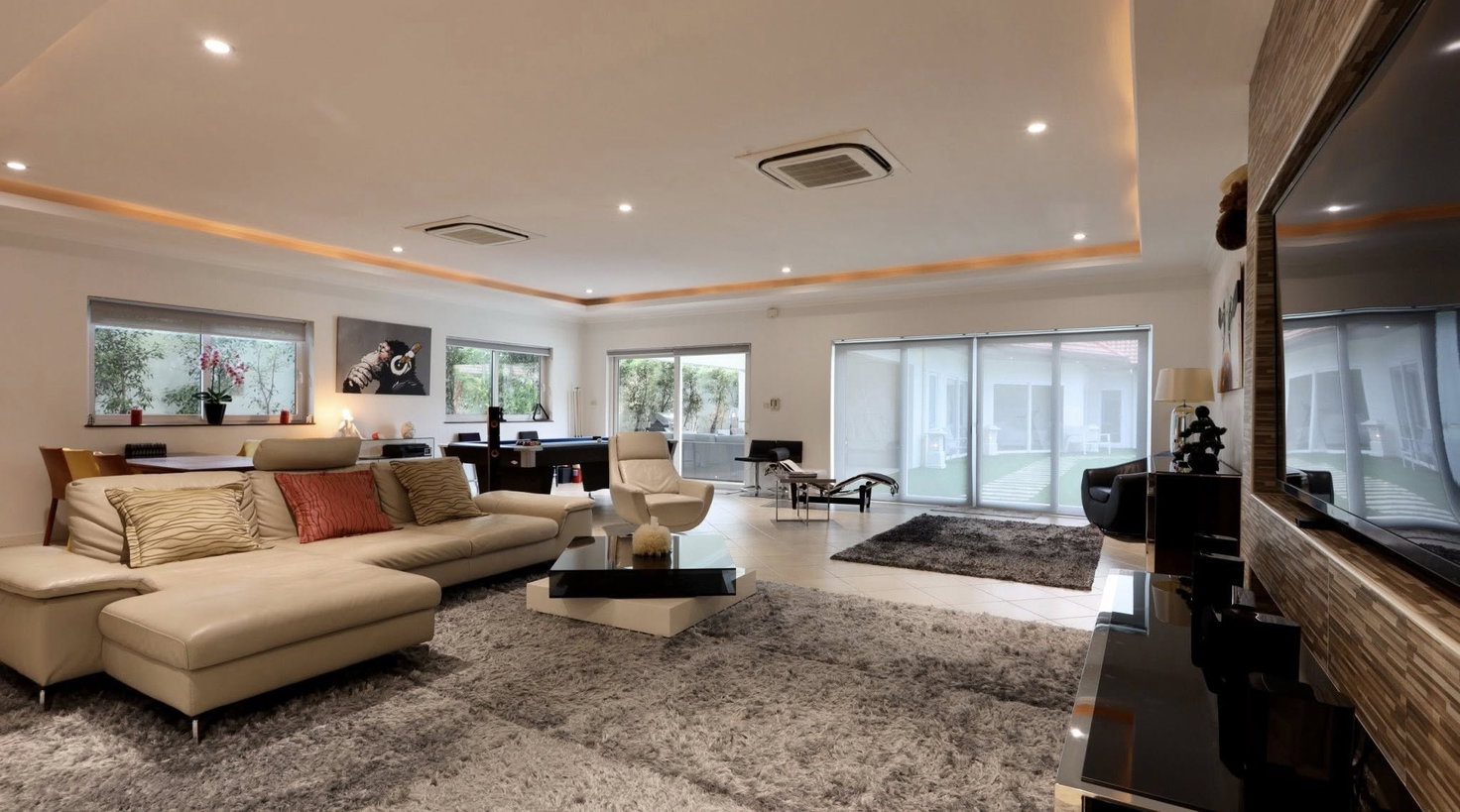 รูป Spacious 6-Bed Luxury Pool Villa for Rent – Prime Jomtien Beach - รูปที่ 7/21