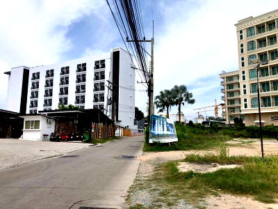 Land for sale Rubberland : Small plot of land for sale in South Pattaya, Soi 1, in the heart of the nightlife area.