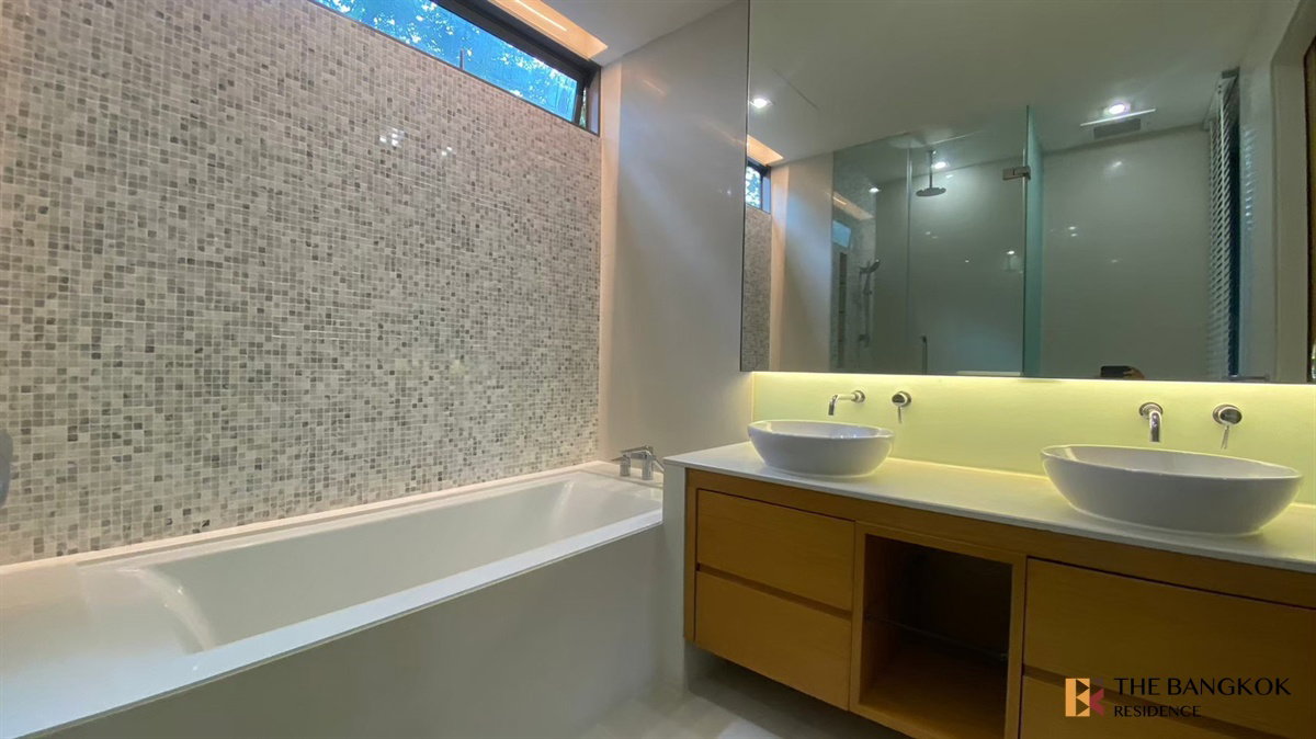 picture  Domus 16 & 18 💎 Spacious Luxury Living 🌟  Near BTS Asoke  - 15/15