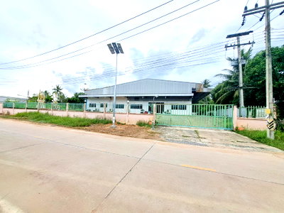ขายโรงงาน : ขายโรงงานพร้อมสำนักงาน เนื้อที่ 1 ไร่ 176 ตร.วา ใกล้นิคมอมตะซิตี้ระยอง