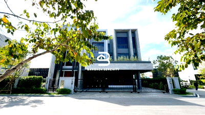 Houses for rent : Luxury house for rent at Grand Bangkok Boulevard Krungthep Kreetha
