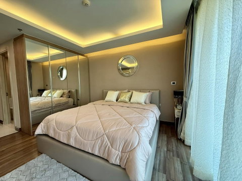 The Peak Tower Condo 1 Bedrooms for Sale