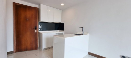 The Peak Towers 1 Bedroom Condo for Sale