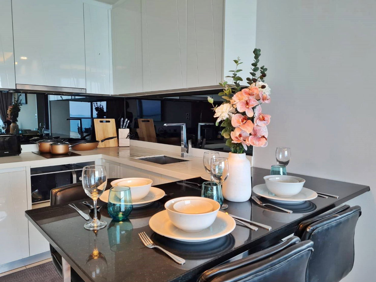รูป The Peak Towers Corner Unit for Sale - รูปที่ 5/9