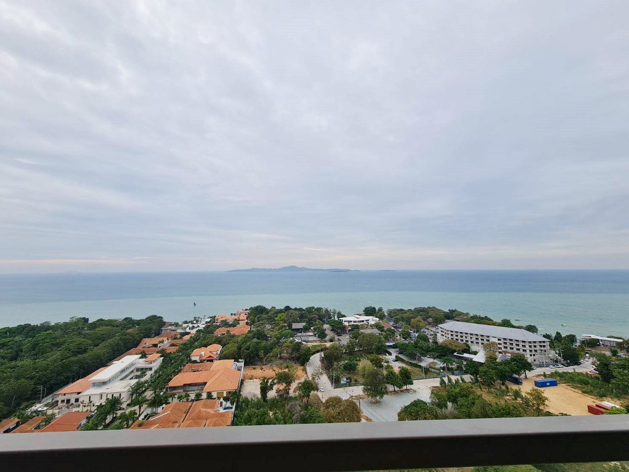 รูป The Peak Towers Corner Unit for Sale - รูปที่ 2/9