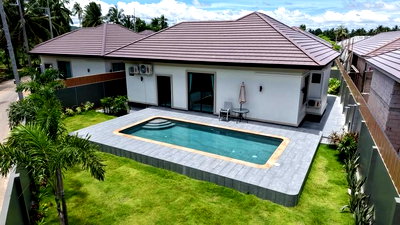 Houses for sale Frost Magical Ice of Siam : Newly Built Spacious Pool Villa in Pattaya near Lake Mabprachan 120 Square Wah 3beds 3baths