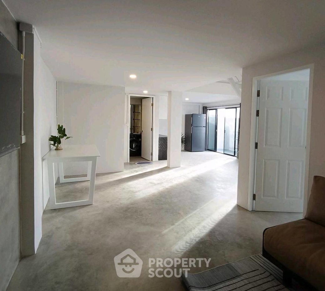 รูป คอนโดให้เช่า 2 ห้องนอน 65 ตร.ม. ที่ Eastwood Park Condominium เขตสวนหลวง (ID 2468785) - รูปที่ 32/33