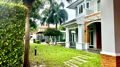บ้านเดี่ยวให้เช่า : ให้ เช่าบ้านหรู Perfect Masterpiece พระราม 9 ที่ดิน 200 ตร.ว. • พื้นที่ใช้สอย 600 ตร.ม. • มีสระว่ายน้ำส่วนตัว • Fully Furnished