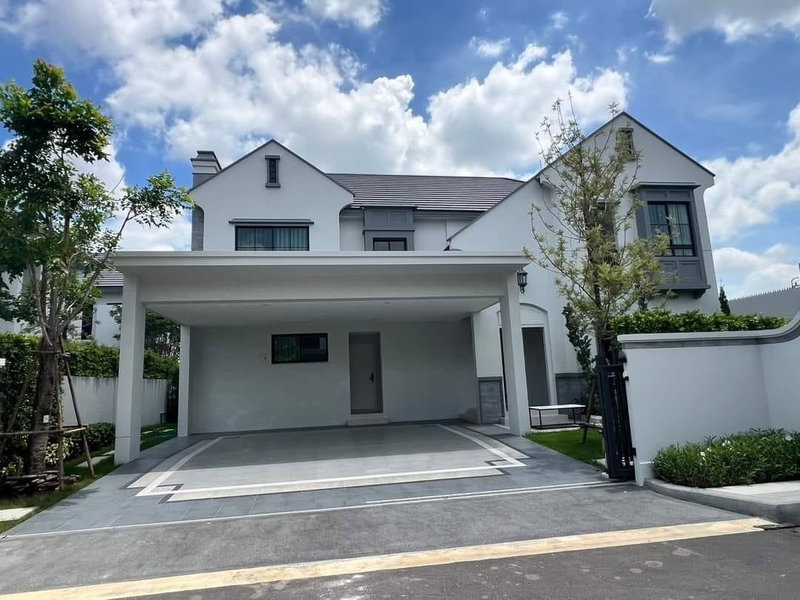 Houses for rent : 🏡#AT2411_049🏡💥Urgent💥 Available December 26, 2025. Click quickly‼️ For Rent 240k.🔥Nantawan Rama 9 Bangkok Kreetha New Road Project