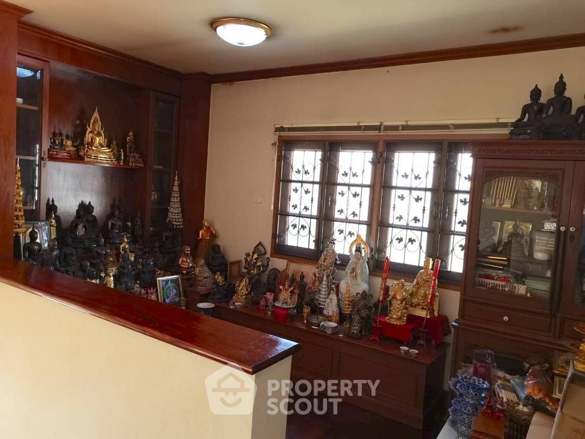รูป บ้าน 5 ห้องนอน พื้นที่ 900 ตร.ม. สำหรับขาย ในสวนหลวง กรุงเทพมหานคร (ID 2476906) - รูปที่ 13/21