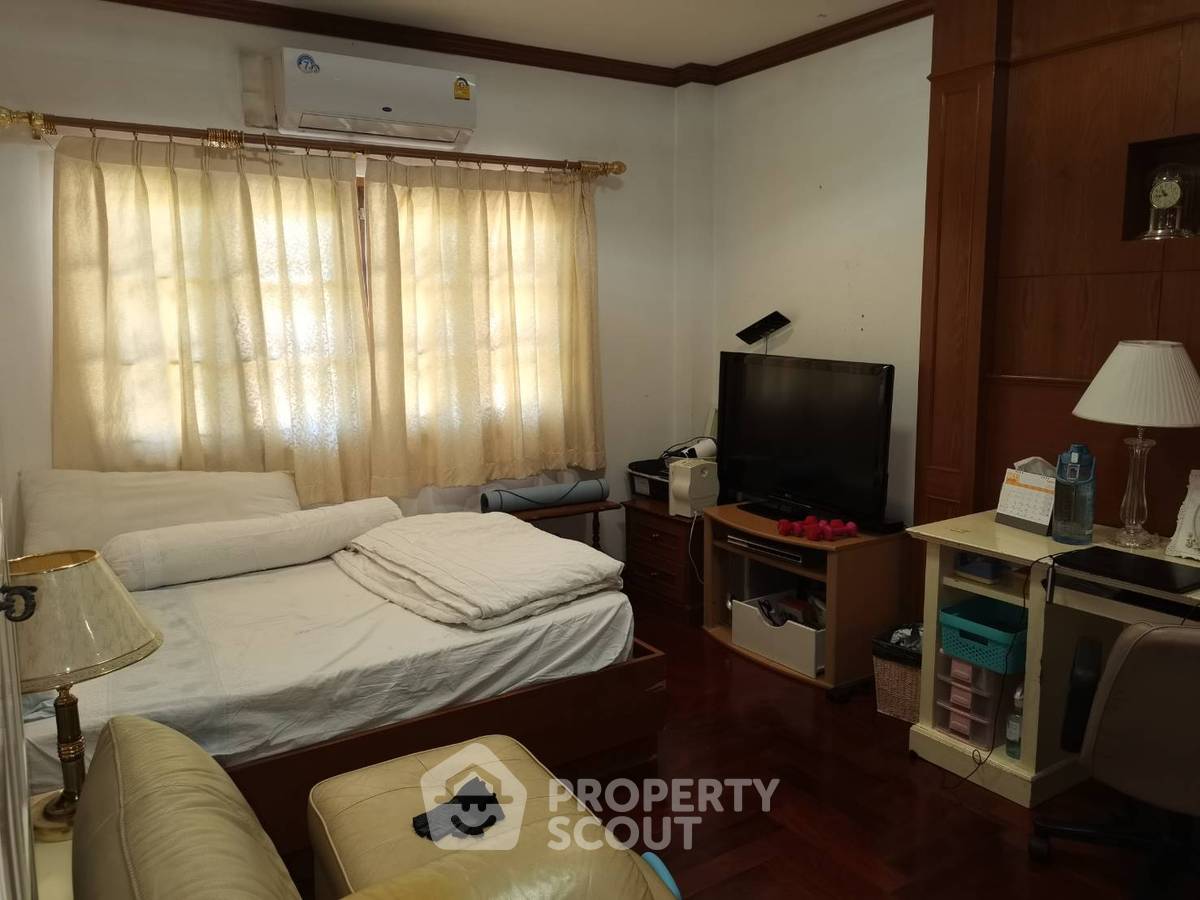 รูป บ้าน 5 ห้องนอน พื้นที่ 900 ตร.ม. สำหรับขาย ในสวนหลวง กรุงเทพมหานคร (ID 2476906) - รูปที่ 14/21