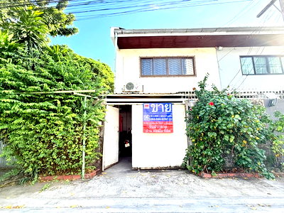 บ้านแฝด วิทยาลัยป้องกันราชอาณาจักร (วปอ.) : ขายบ้าน 2ชั้น รัชดานิเวศน์ ห้วยขวาง หลังริม 37 ตรว.ตามสภาพ ข้างบ้าน และหน้าบ้านไม่ติดใคร