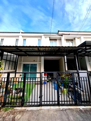 ขายทาวน์โฮม : ขายทาวน์โฮม 2 ชั้น โครงการ เดอะ คอนเนค  วงแหวน พระราม 9 ( The Connect Wongwaen - Rama9)ขนาด 18.2ตรว  3นอน2น้ำ เดินทางสะดวก ใกล้ทางด่วนศรีรัช
