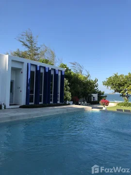 Beachfront condominium located in Khao Tao 5930608