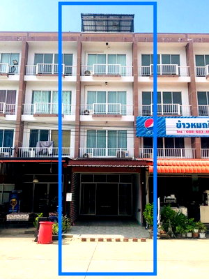 Shophouses for sale Pathumthani : For Sale: Prime Commercial Location – 4-Storey Renovated Shophouse Located in the Mangmee Nakhon–Khlong Luang area Beautifully renovated 