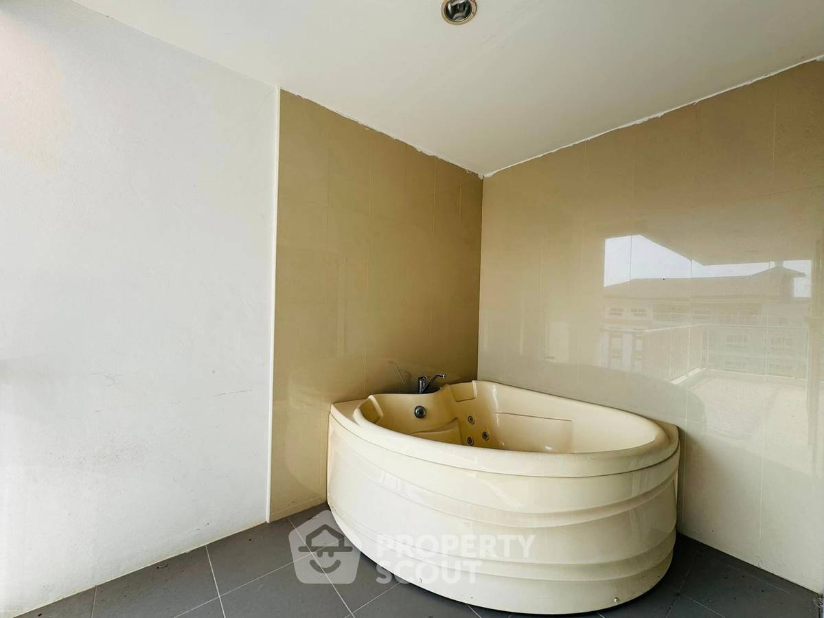 picture 2-BR Condo For Rent, Nordic Residence, Pratamnak Near Beach (ID 1466953) - 9/22
