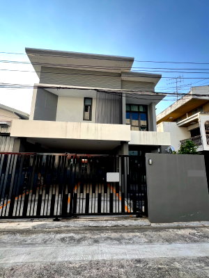 บ้านเดี่ยว รัชดาภิเษก 36 : ขาย บ้านเดี่ยวสร้างเอง 2 ชั้น 50 ตรว 3 นอน 3 น้ำ 1 ห้องทำงาน 4 ที่จอดรถ ใกล้ MRT ภาวนา