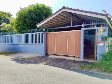 ให้ เช่าบ้านเดี่ยวชั้นเดียว พท.99 ตร.ว 400 ตร.ม บ้านใหญ่ร่มรื่น ใช้วัสดุอย่างดี ไม่มีค่าส่วนกลาง 2 ห้องนอนใหญ่ +ห้องอเนกประสงค์ 3 ห้องน้ำ