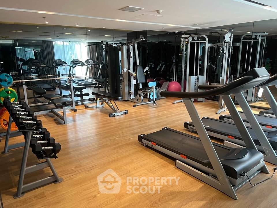รูป คอนโด 1 ห้องนอน Regal Sathon-Naradhiwas ชั้น 6 ใกล้ทุ่งมหาเมฆ (ID 2480570) - รูปที่ 11/12