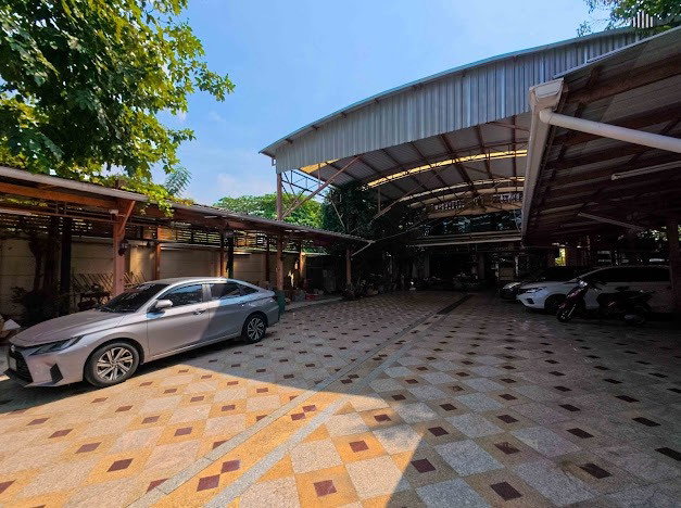 รูป แปลงใหญ่พร้อมบ้าน4ชั้น หายากแล้ว!!! ขายที่ดินพร้อมบ้าน4ชั้น ในซอยปากน้ำฝั่งเหนือ1 พื้นที่ 254 ตารางวา  เพียง 1นาทีถึงถนนใหญ่ พรานนก-กาญจนาภิเษก  - รูปที่ 7/13