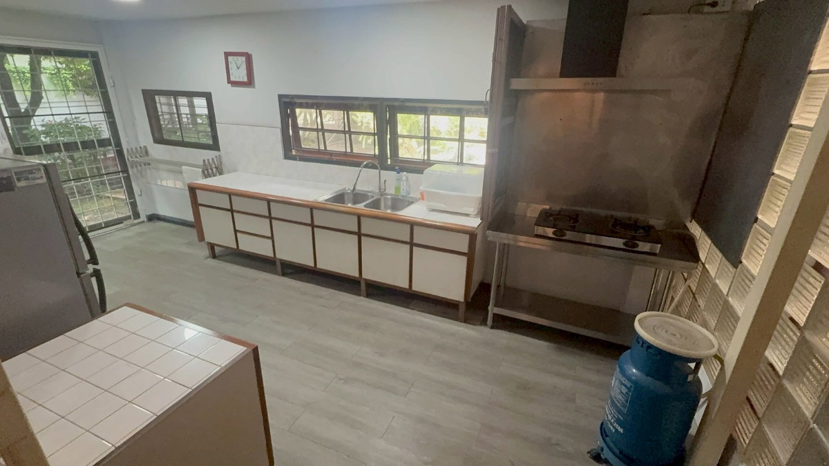 picture Large Detached House near Thonglor & Expressway - 12/15