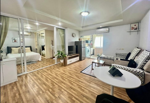 Happy Ratchada18. 1bed 44sqm. Line id: @pfagent