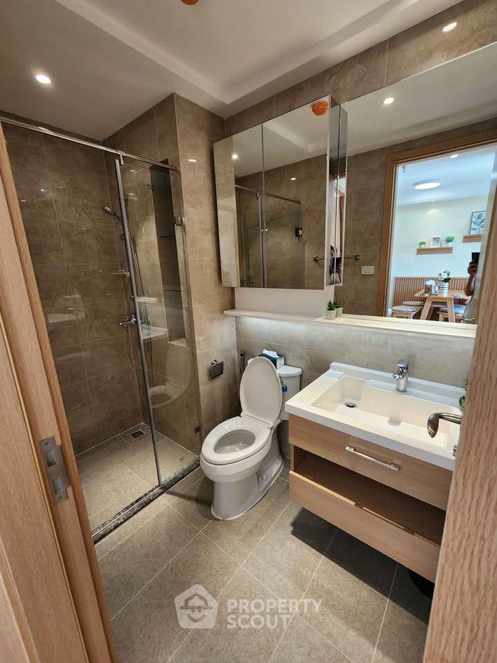 รูป คอนโด 1 ห้องนอน Regal Sathon-Naradhiwas ชั้น 6 ใกล้ทุ่งมหาเมฆ (ID 2480570) - รูปที่ 8/12