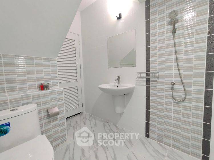 รูป บ้านเดี่ยว 6 ห้องนอน ขาย บ้านลภาวัน 21 ราชพฤกษ์-แจ้งวัฒนะ บางพลับ ปากเกร็ด นนทบุรี (ID 2422726) - รูปที่ 11/19