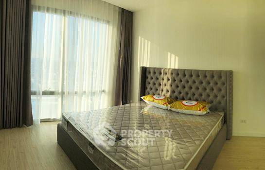 picture 29th-Floor 2-BR Condo At Star View, Phra Ram 3 (ID 378904) - 2/9