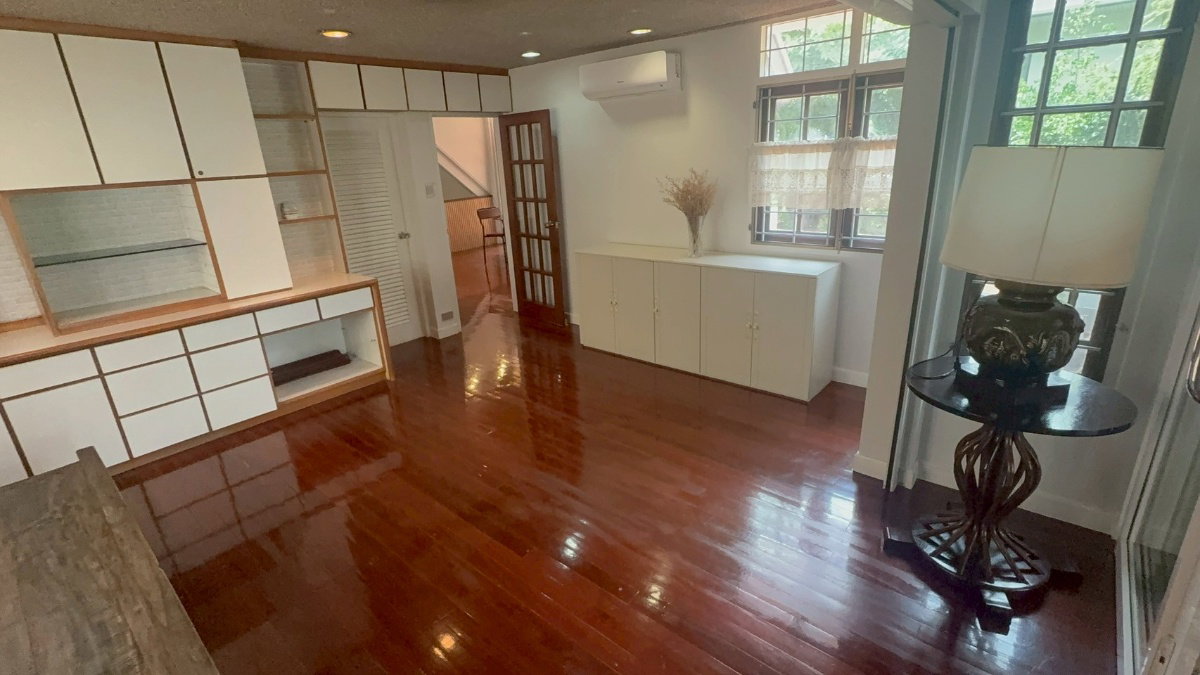 picture Large Detached House near Thonglor & Expressway - 5/15