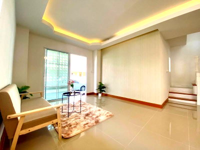 ขายทาวน์โฮม : 🏡ขายทาวน์เฮ้าส์หลังมุม โครงการพฤกษา ซี