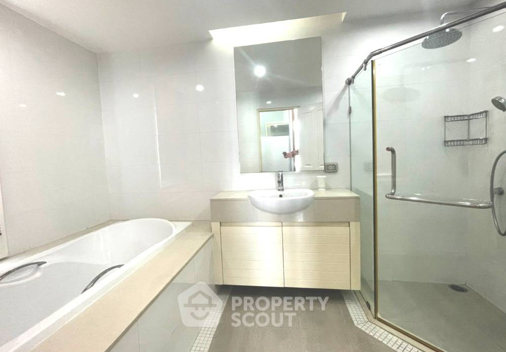 รูป คอนโด 2 ห้องนอน ชั้น 18 Siri Residence Sukhumvit ห่าง BTS พร้อมพงษ์ 200 เมตร (ID 823977) - รูปที่ 15/24