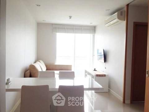 High-Floor 1-BR 49 Sqm Circle Condominium Near MRT Phetchaburi (ID 565772)
