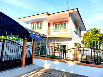 บ้านเดี่ยว ลำลูกกา คลองสี่ : หาบ้านเดี่ยว 4 ห้องนอน ทำเลดี คลอง 4 อยู่ไหม บ้านตกแต่งใหม่ พร้อมอยู่ ฟังก์ชันใหญ่ 4 นอน 3 น้ำ ในราคาที่คุณเอื้อมถึง เพียง 3.25 ล้านบาท
