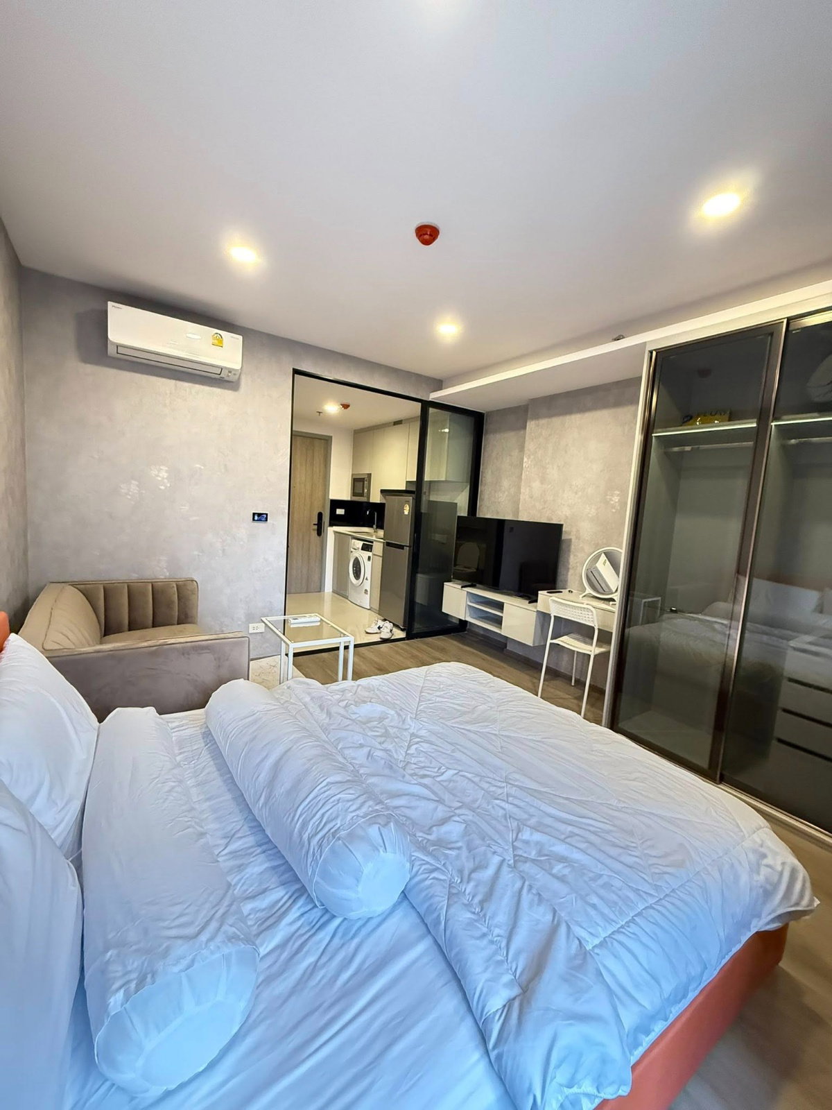 🟢ER25492🟢ให้เช่า / For Rent SOHO BANGKOK Ratchada | 1 ห้องนอน 1 ห้องน้ำ | 26 ตร.ม. | ชั้น 5 | 💰 22,000 บาท/เดือน