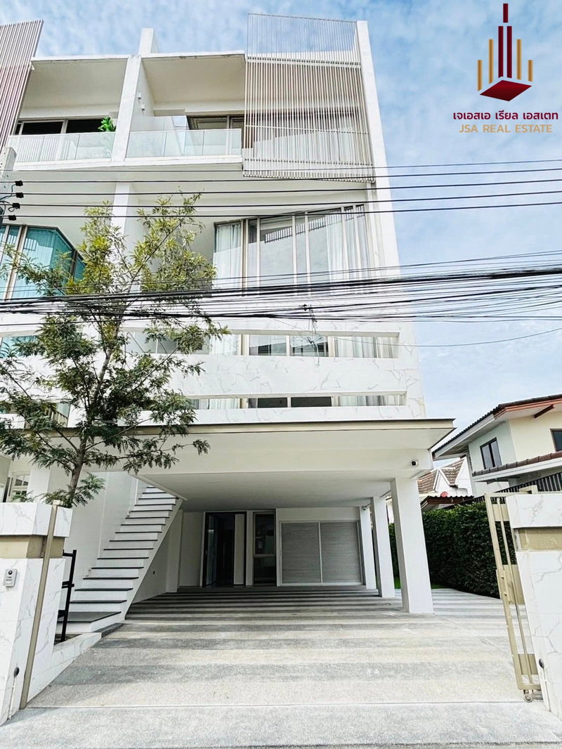 Home office for rent : ✨ For Rent: LUXE 35 Ratchada-Ladprao✨    💰 Only 120,000 THB/month