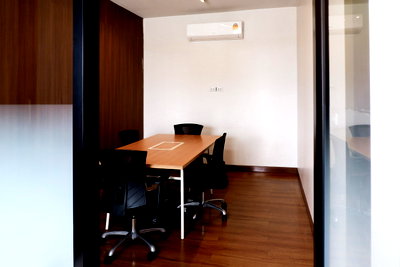 Office for rent : Meeting room/Office for Rent at iPLACE Business Park, Laem Chabang Located in a prime area near major industrial zones, Laem Chabang Deep Sea Port