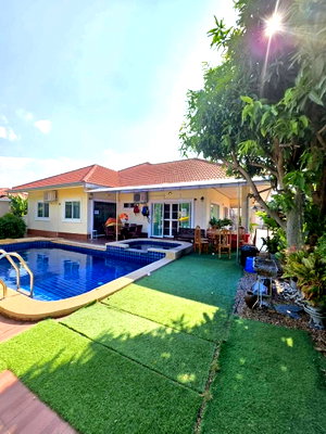 Houses for sale  Yak Jay Market : Pool villa for sale, corner plot with large area, fully furnished, Bang Saray area, Sattahip, Chonburi.