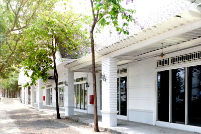 Office for rent : Office space for Rent at iPLACE Business Park, Laem Chabang Located in a prime area near major industrial zones, Laem Chabang Deep Sea Port