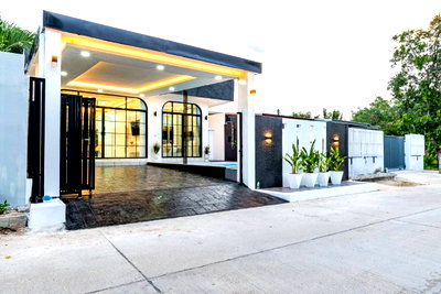 Houses for sale Frost Magical Ice of Siam : 📣 Single-Storey Pool Villa with Private Swimming Pool & Jacuzzi
