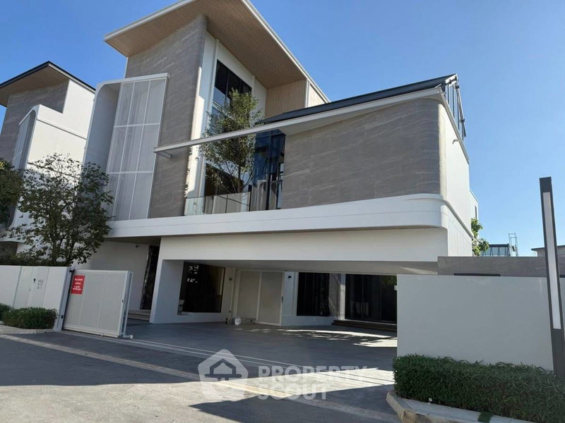 Houses for sale : Pet-Friendly 5-BR House For Sale, Vive Krungthep Kreetha (ID 2489185)