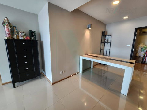 For sell condo THE TEMPO PHAHOLYOTHIN 2 Building , Floor 7,3 bed room, Room size 81.41 sqm
