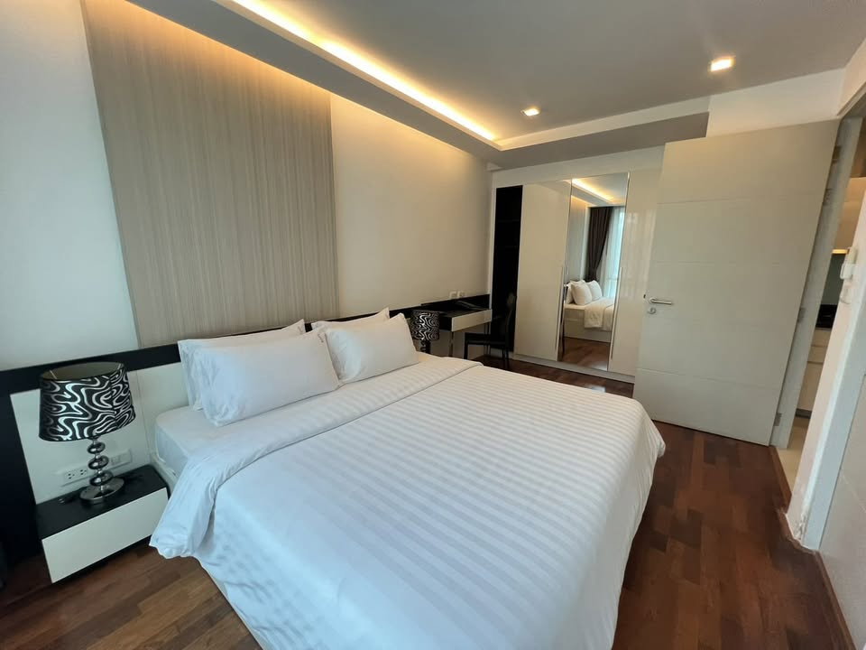 picture Condo for Rent at Beverly 33 (F6812060) - 2/6