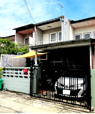Townhouses for sale Chaeng Watthana-Pak Kret 28 Station : Pet-Friendly 2-BR Townhouse For Sale, Charn @ The Avenue, Nonthaburi (ID 2431117)