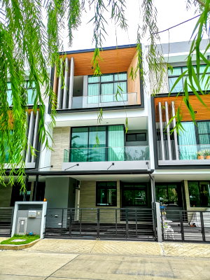 บ้านเดี่ยวให้เช่า : Modern Luxury TownHome⭐3 Bedroom⭐Krungthep Kreetha Road 