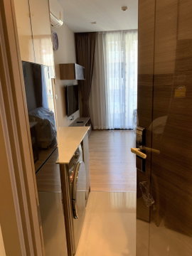 Urgent Rent! Beautiful Unit, Facing East! THE LINE Pradipat - 1 Bedroom - 35 Sq.M.