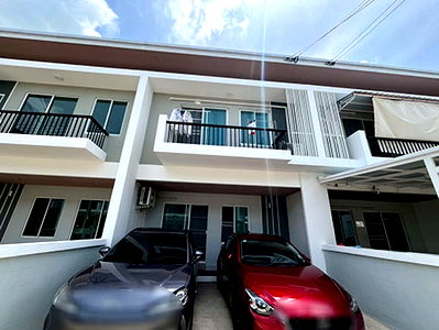 Townhouses for sale Chiang Mai : Townhouse for sale! . Near Varee School chiangmai